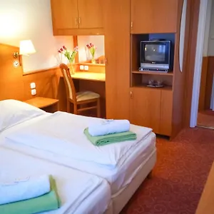 korona-pension.inbudapesthotels.com/